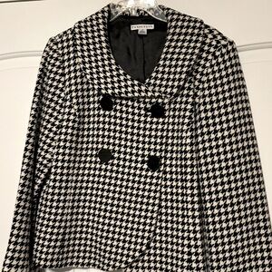 Pendleton wool black and white houndstooth blazer, size 12 excellent condition ￼